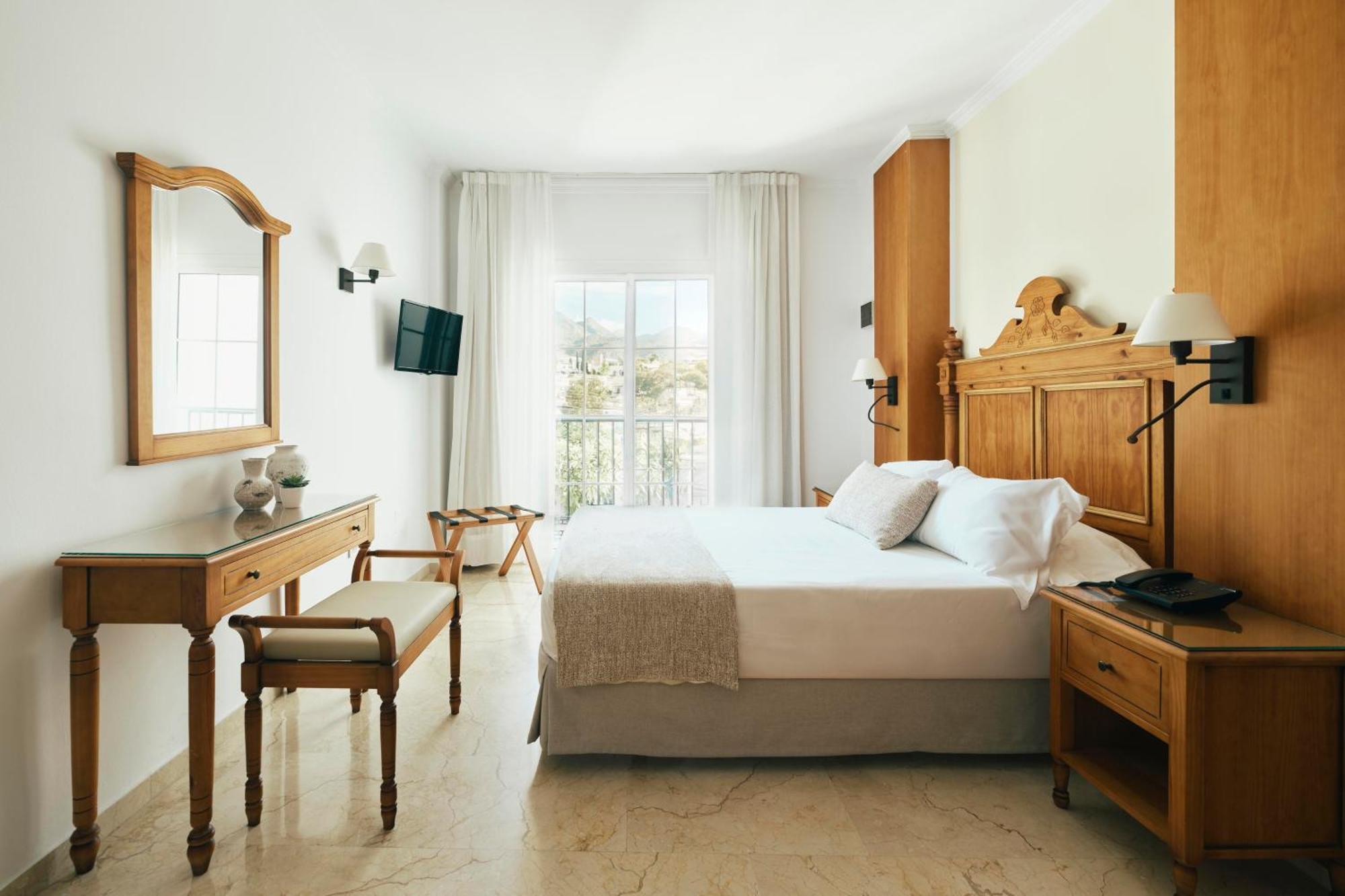 Budget Twin Room french balcony,1742582340:JPEG
